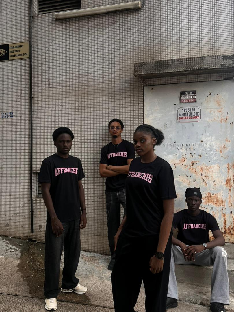 AFFRANCHIS pink F tee dos